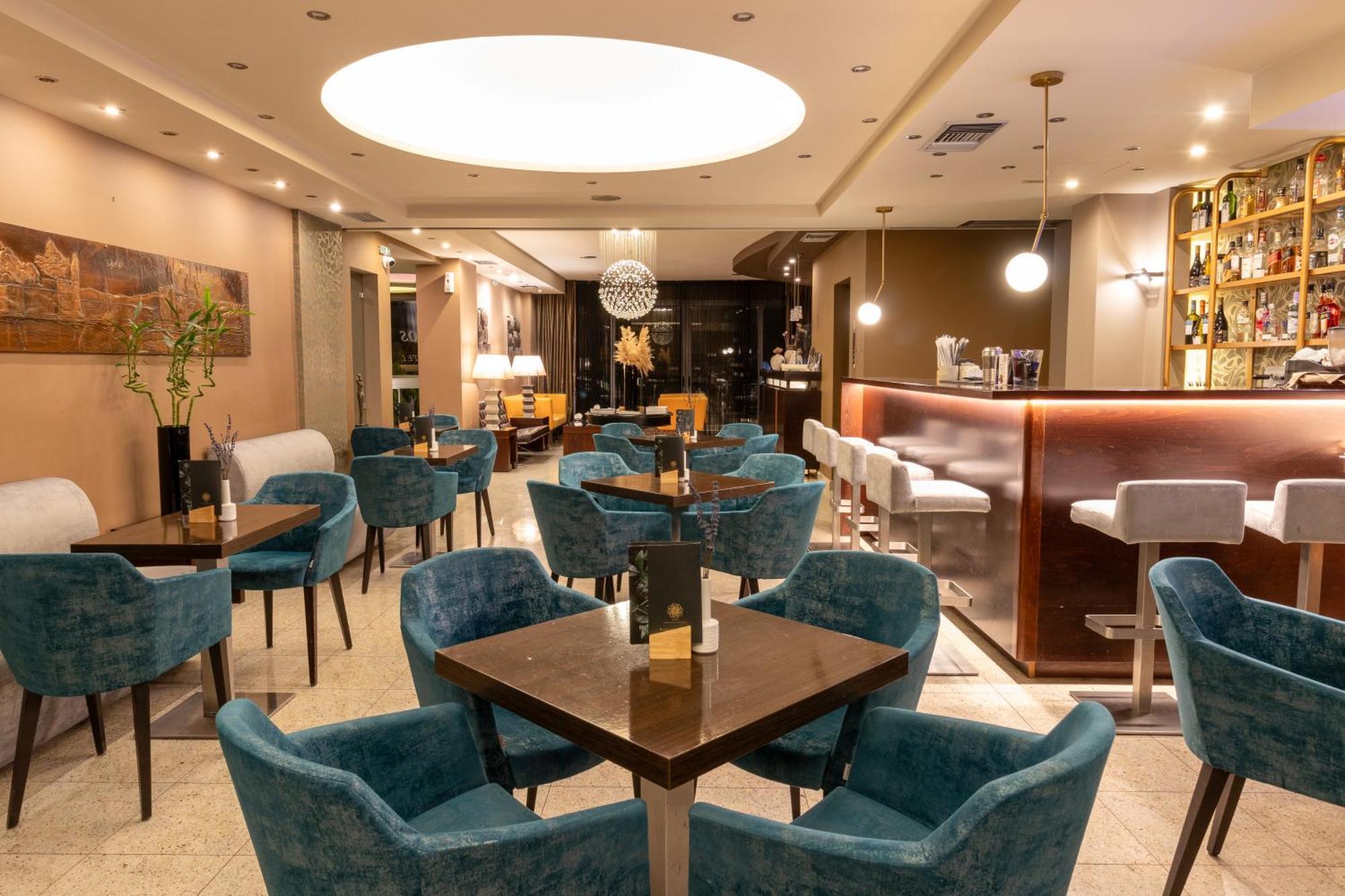 Flisvos Hotel นาฟปาคตอส ภายนอก รูปภาพ