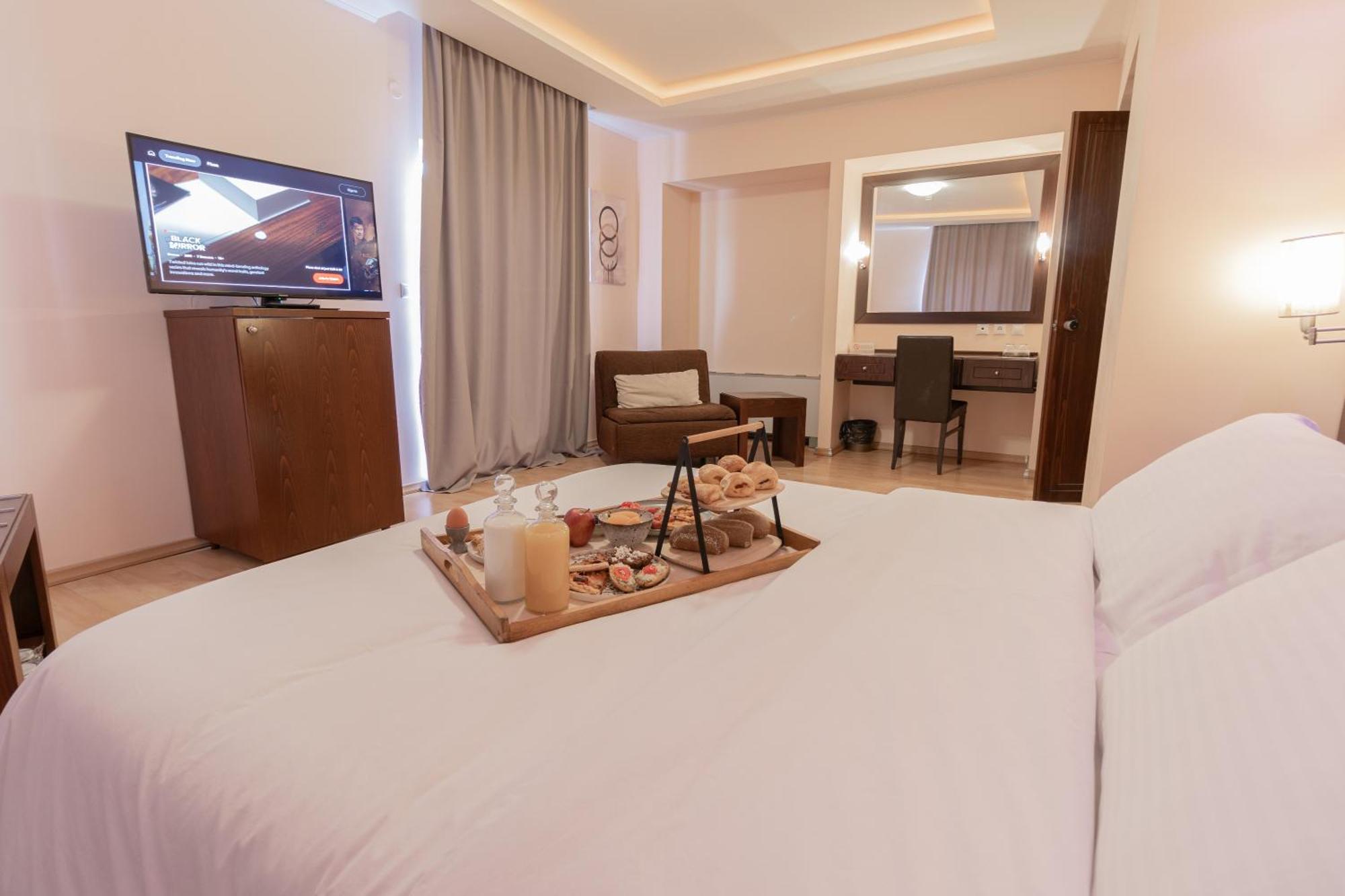 Flisvos Hotel นาฟปาคตอส ภายนอก รูปภาพ