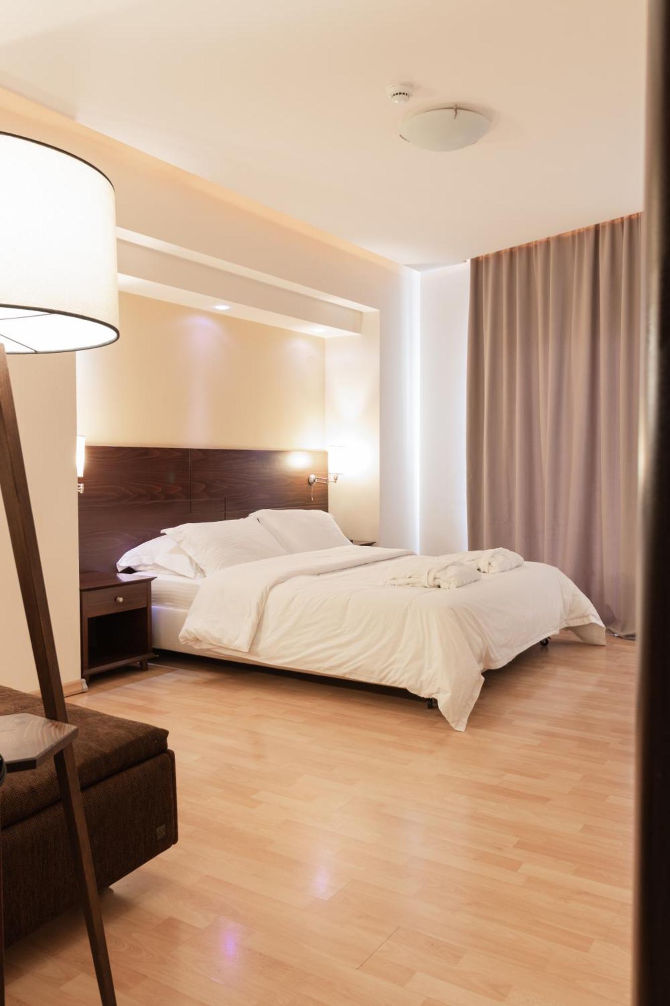 Flisvos Hotel นาฟปาคตอส ภายนอก รูปภาพ